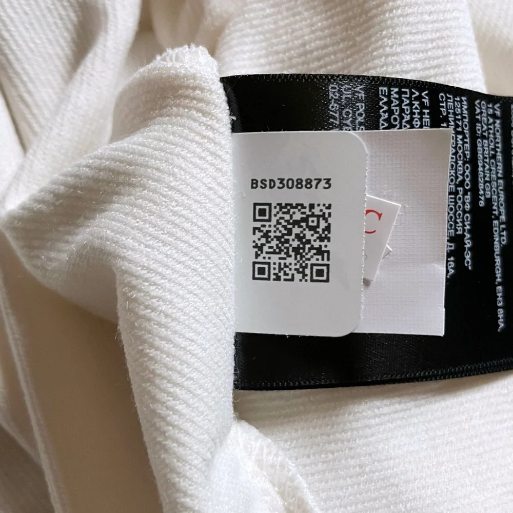 The North Face Women’s Turtleneck Pullover - Picture 5 of 6